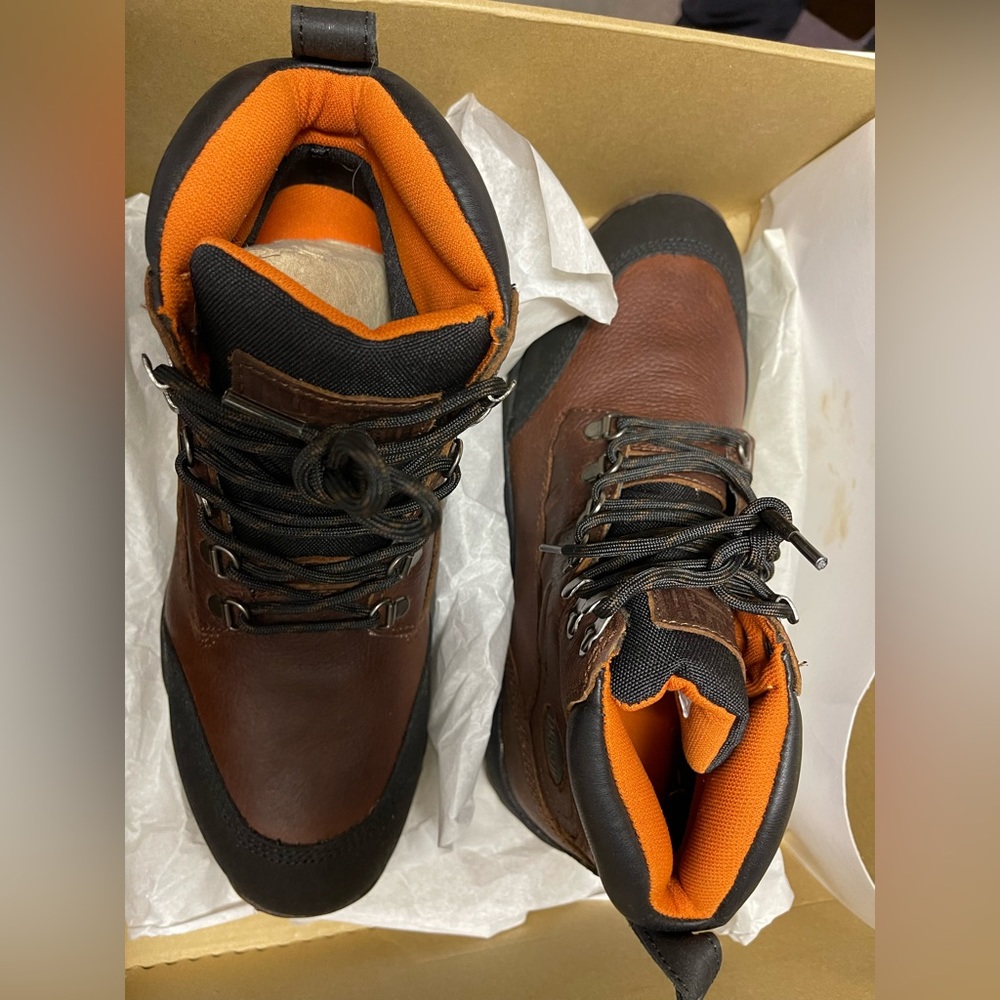 Men shoes in 10.5